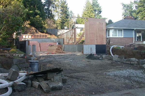 DSCN1516.JPG - The garage taking shape