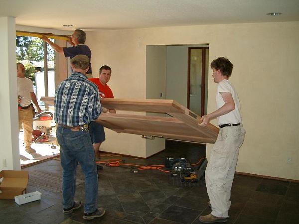 IMGP1752.JPG - Installing the pivoting front door