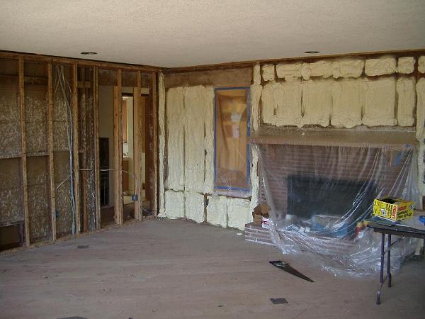 IMGP1274.JPG - Spray-in foam installed in exterior walls.
