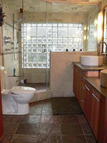 P1000120.JPG - Master bathroom