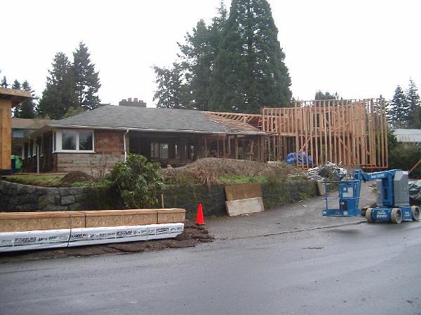 IMGP1043.JPG - The master suite addition and new roofline starts to appear